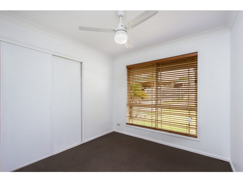 5 Costigan Terrace, Edens Landing QLD 4207