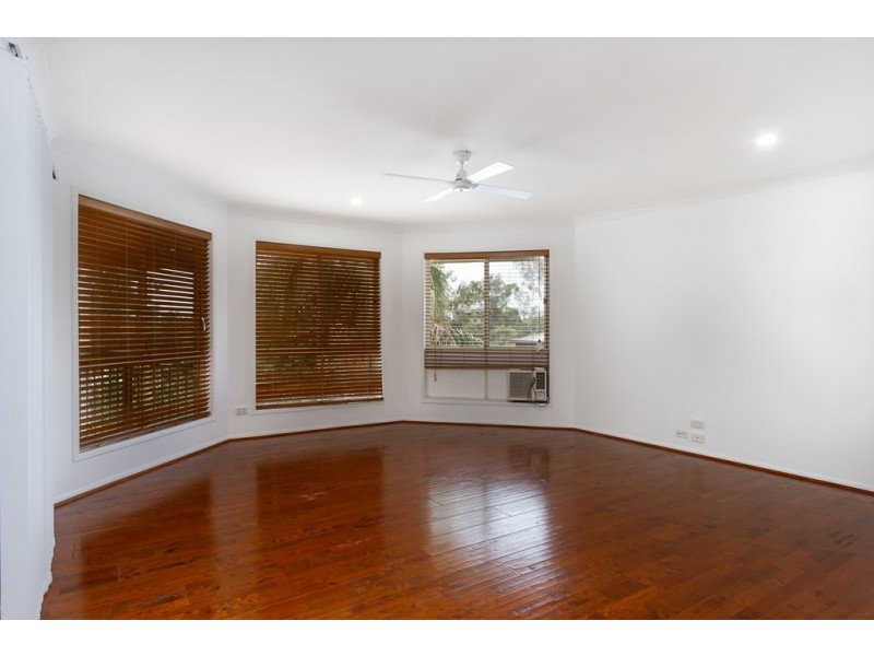 5 Costigan Terrace, Edens Landing QLD 4207