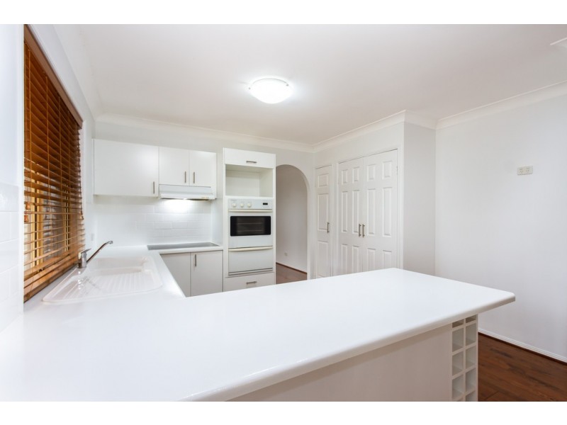 5 Costigan Terrace, Edens Landing QLD 4207