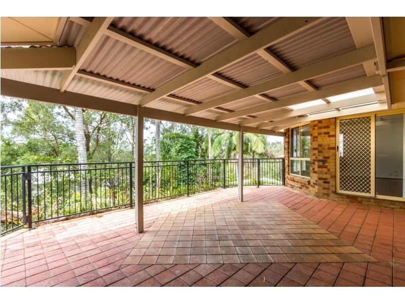 5 Costigan Terrace, Edens Landing QLD 4207
