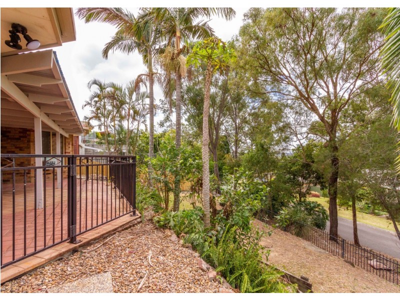 5 Costigan Terrace, Edens Landing QLD 4207