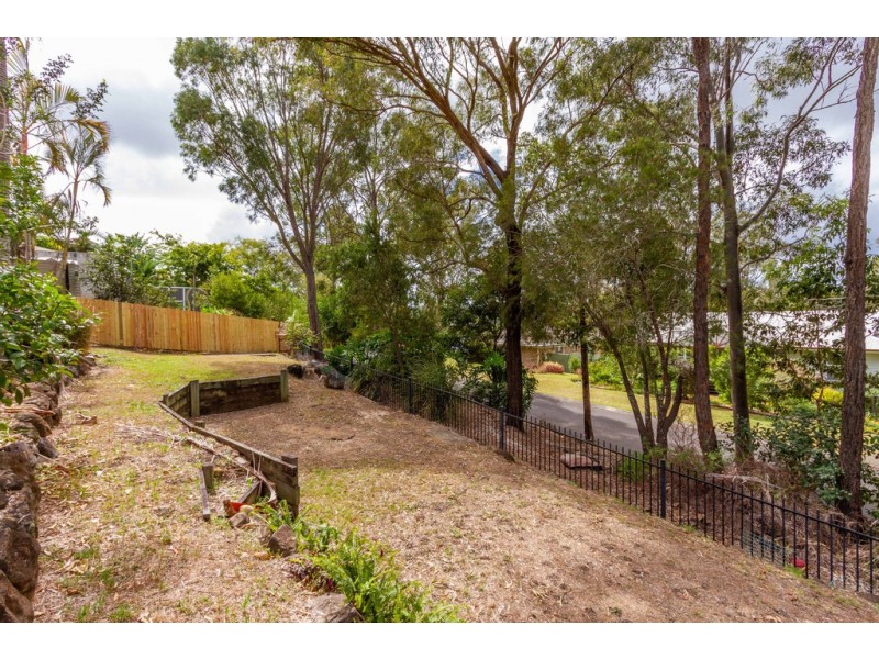 5 Costigan Terrace, Edens Landing QLD 4207