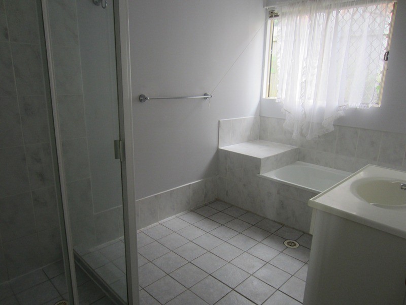 3 Vromans Court, Edens Landing QLD 4207