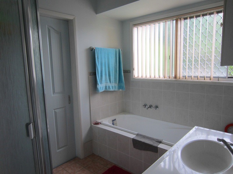 53 Grove Road, Edens Landing QLD 4207