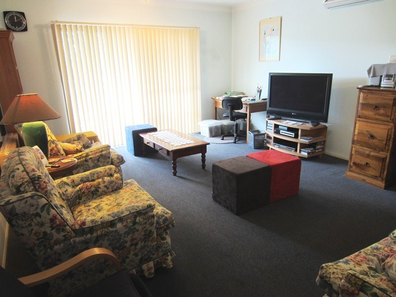 53 Grove Road, Edens Landing QLD 4207