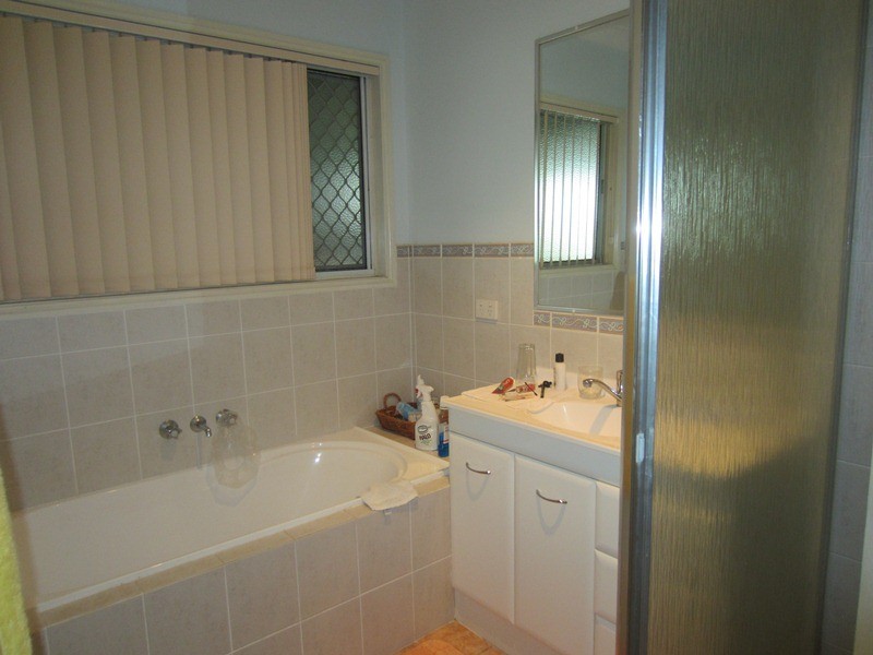 53 Grove Road, Edens Landing QLD 4207