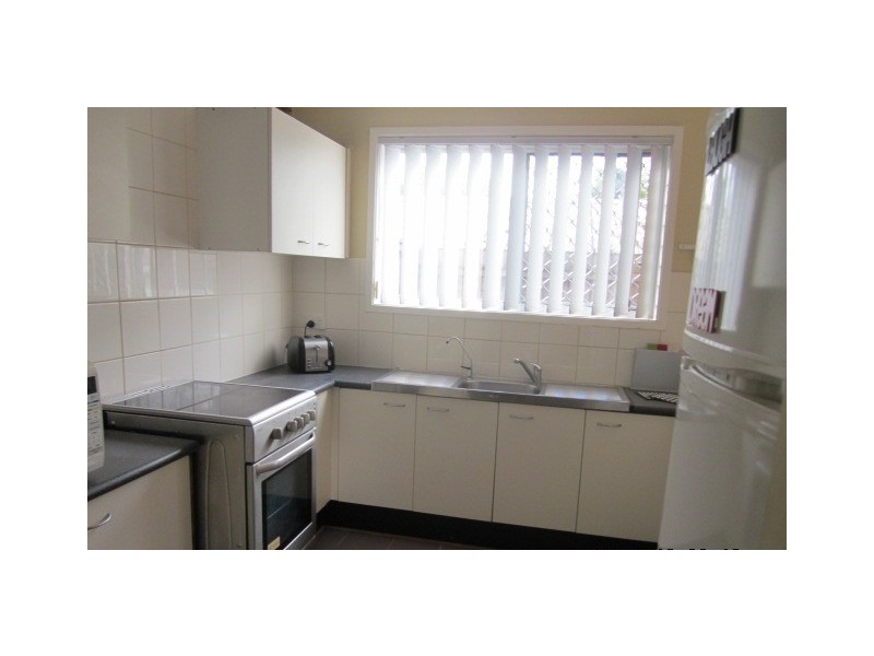 5/2 Cowper Ave, Eagleby QLD 4207