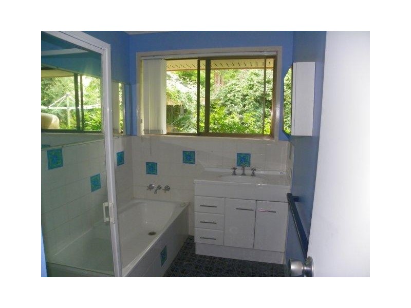 30 Adelong Rd, Shailer Park QLD 4128