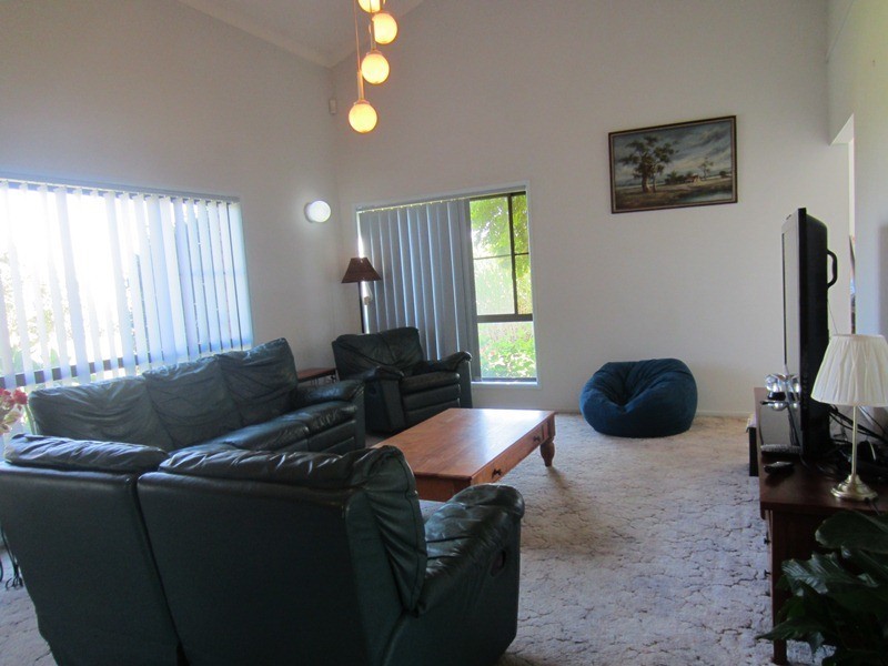 150 School Rd, Woongoolba QLD 4207