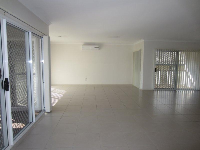 33 Mossman Pde, Waterford QLD 4133