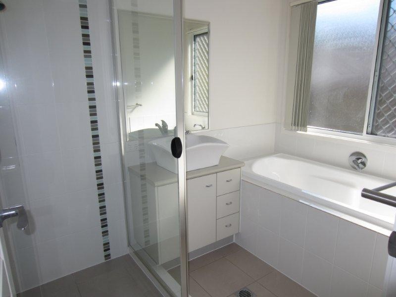 33 Mossman Pde, Waterford QLD 4133