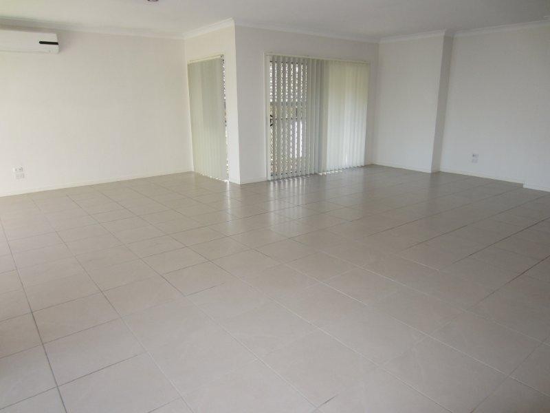 33 Mossman Pde, Waterford QLD 4133