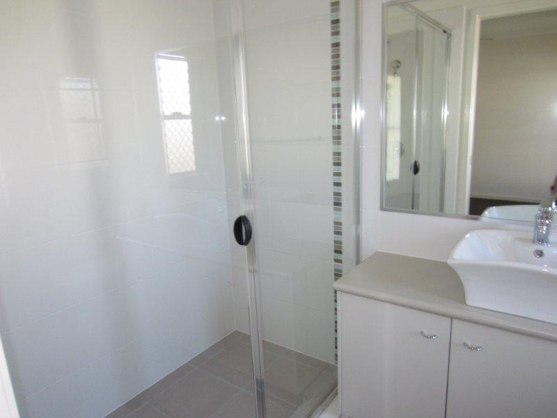 33 Mossman Pde, Waterford QLD 4133