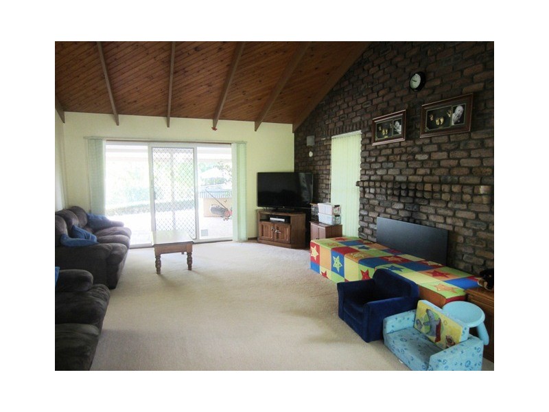 1 Trudy Cres, Cornubia QLD 4130