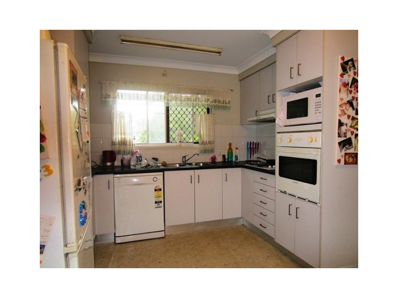 110 Station Rd, Loganlea QLD 4131