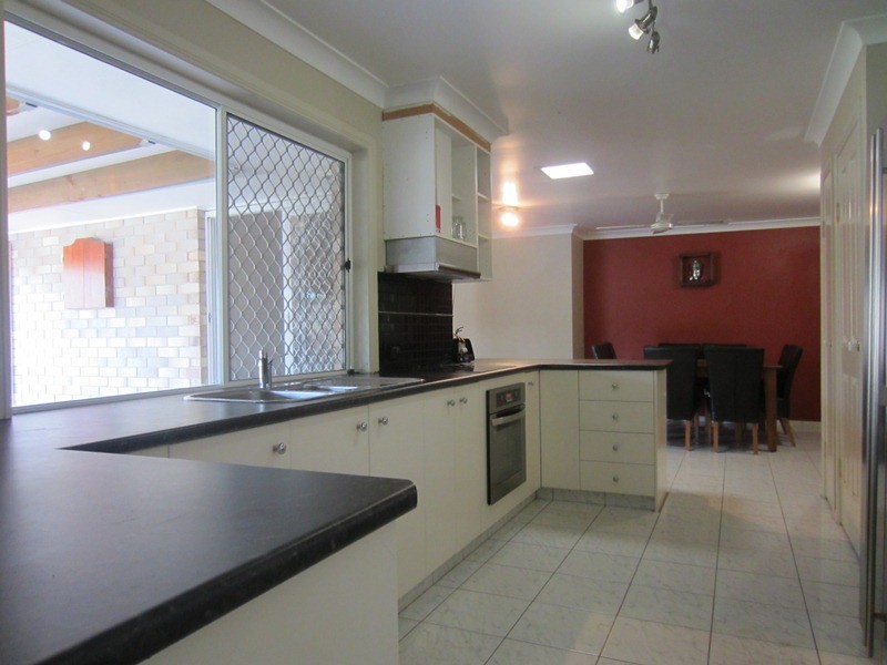 6 Richter Ct, Edens Landing QLD 4207