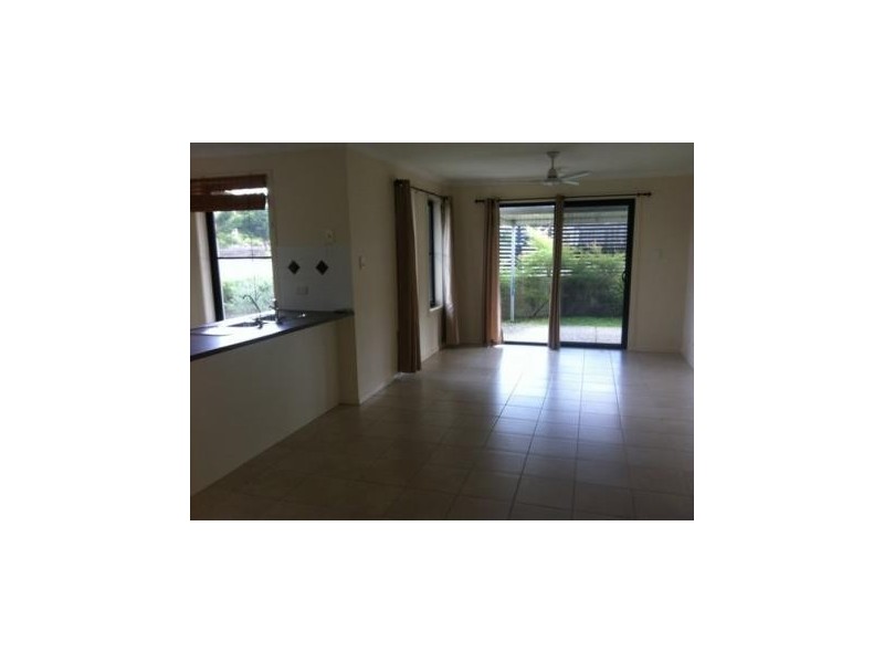 2 Somerset Tce, Bethania QLD 4205