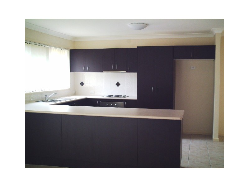 10 Vernon Place, Edens Landing QLD 4207