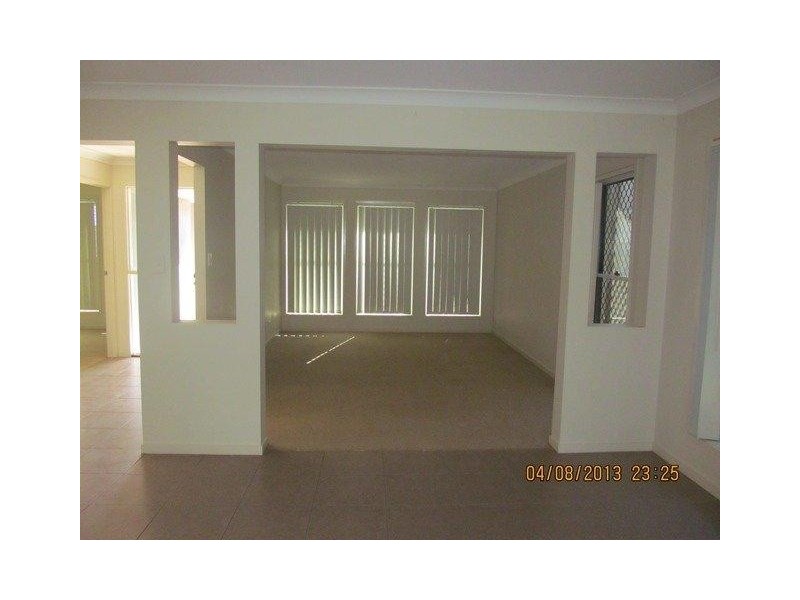 86 Woodlands Blvd, Waterford QLD 4133