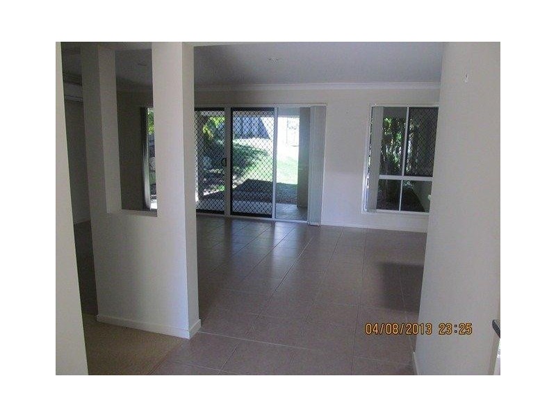86 Woodlands Blvd, Waterford QLD 4133