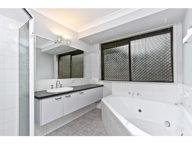 9 Anna Louise Tce, Windaroo QLD 4207