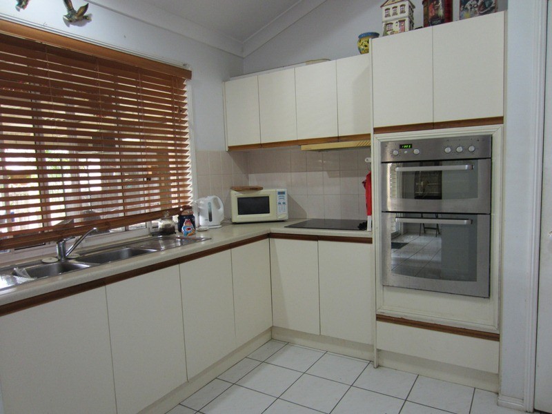 90 Castile Cres, Edens Landing QLD 4207