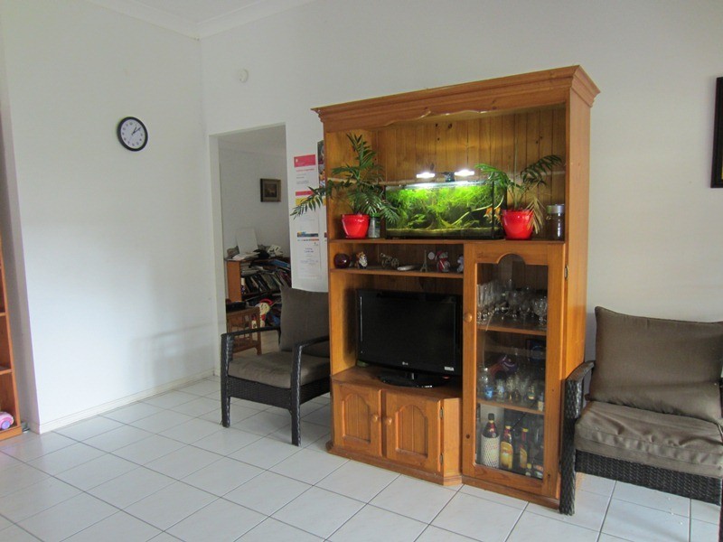 90 Castile Cres, Edens Landing QLD 4207
