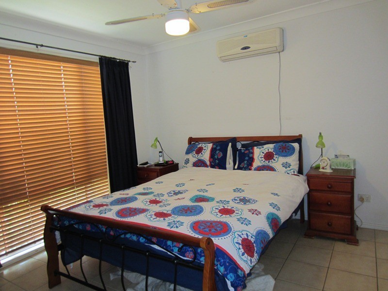 90 Castile Cres, Edens Landing QLD 4207
