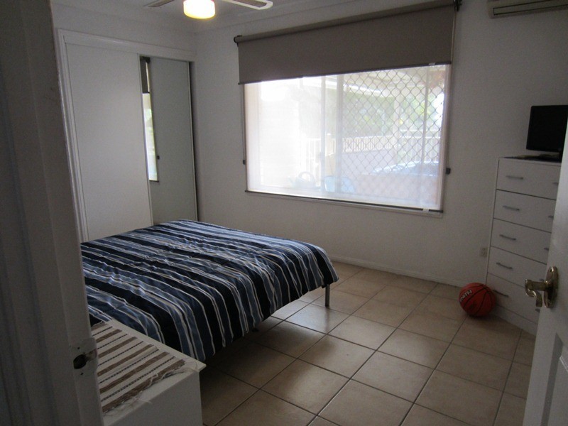 90 Castile Cres, Edens Landing QLD 4207