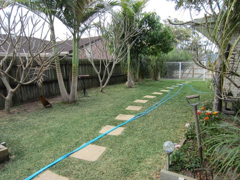 90 Castile Cres, Edens Landing QLD 4207