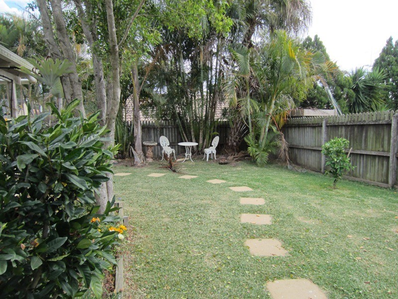 90 Castile Cres, Edens Landing QLD 4207