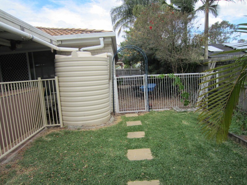 90 Castile Cres, Edens Landing QLD 4207