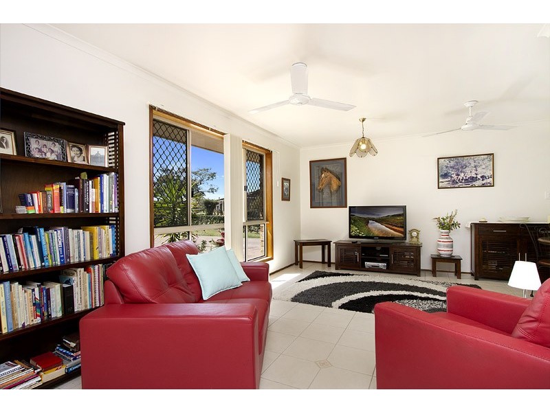 16 Hausmann Ct, Windaroo QLD 4207