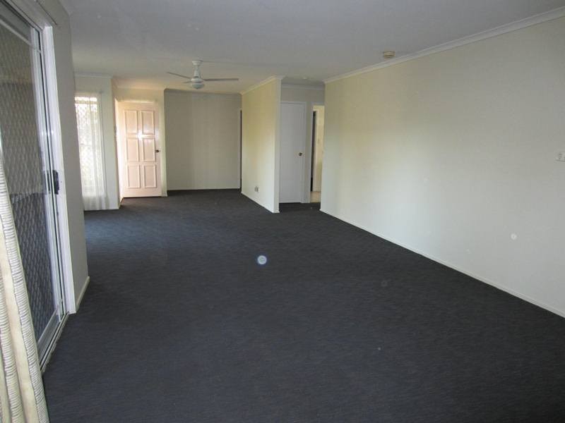 16 Eira Cres, Edens Landing QLD 4207