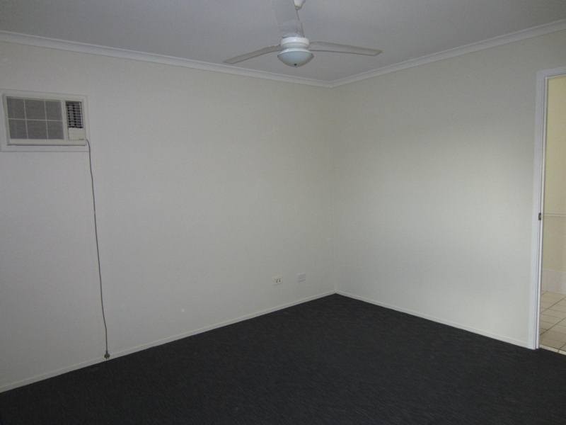 16 Eira Cres, Edens Landing QLD 4207