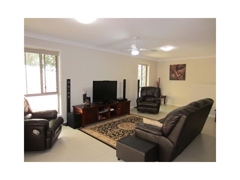 34 Mossman Pde, Waterford QLD 4133