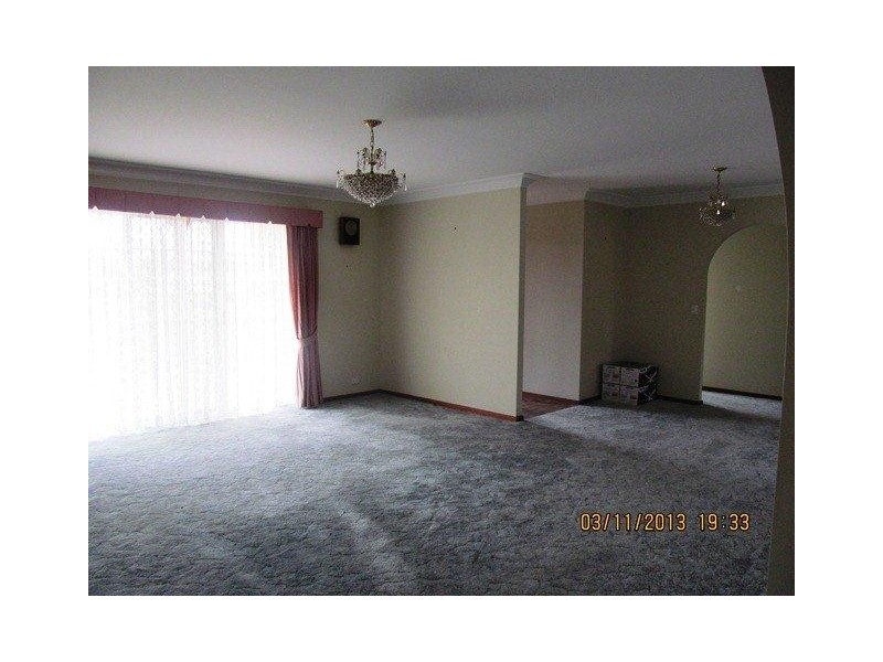 31 Yorkshire St, Mount Warren Park QLD 4207