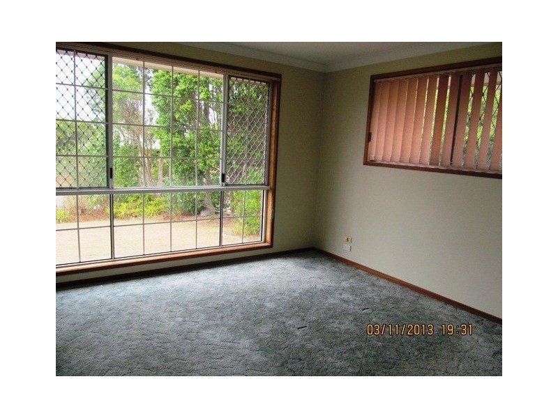 31 Yorkshire St, Mount Warren Park QLD 4207