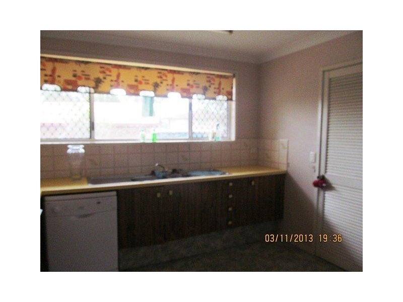 31 Yorkshire St, Mount Warren Park QLD 4207