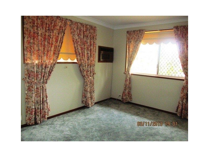 31 Yorkshire St, Mount Warren Park QLD 4207