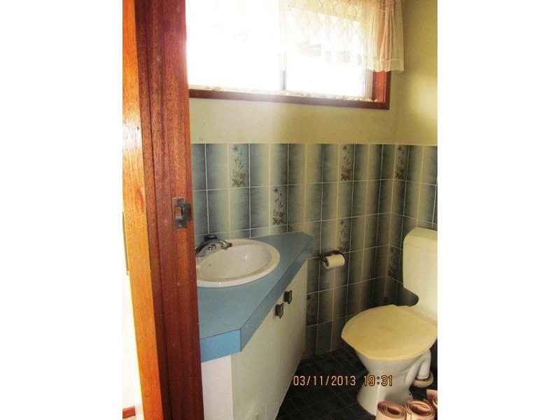 31 Yorkshire St, Mount Warren Park QLD 4207