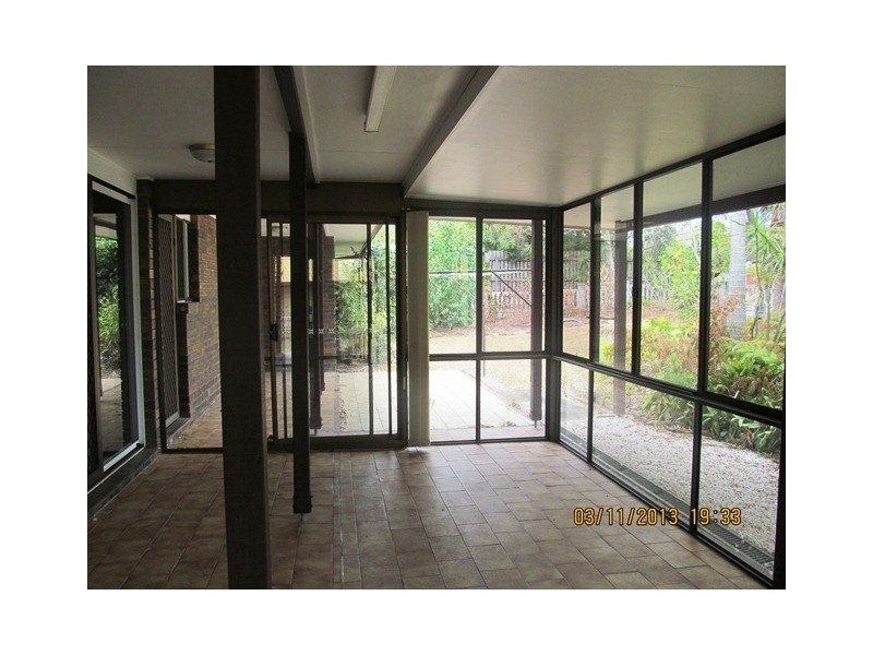 31 Yorkshire St, Mount Warren Park QLD 4207