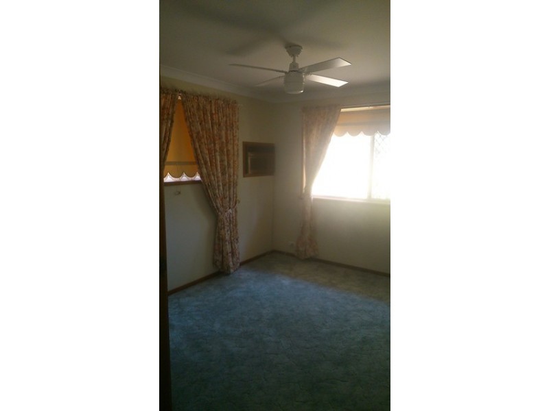 31 Yorkshire St, Mount Warren Park QLD 4207