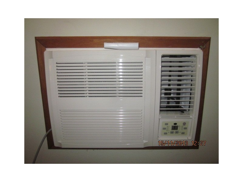 31 Yorkshire St, Mount Warren Park QLD 4207