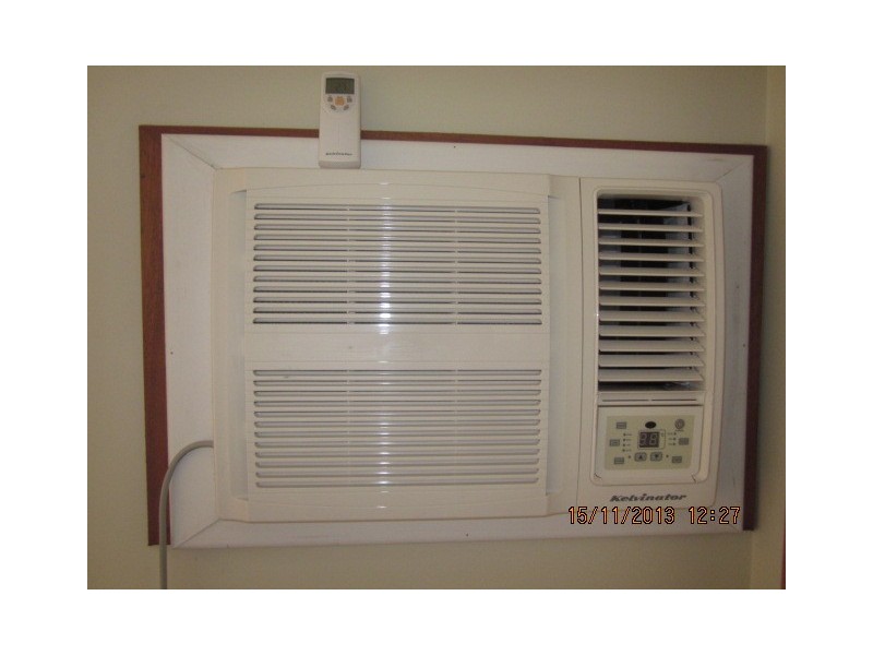 31 Yorkshire St, Mount Warren Park QLD 4207