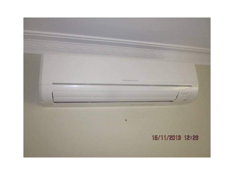 31 Yorkshire St, Mount Warren Park QLD 4207