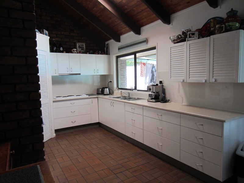 6 Farrow St, Daisy Hill QLD 4127