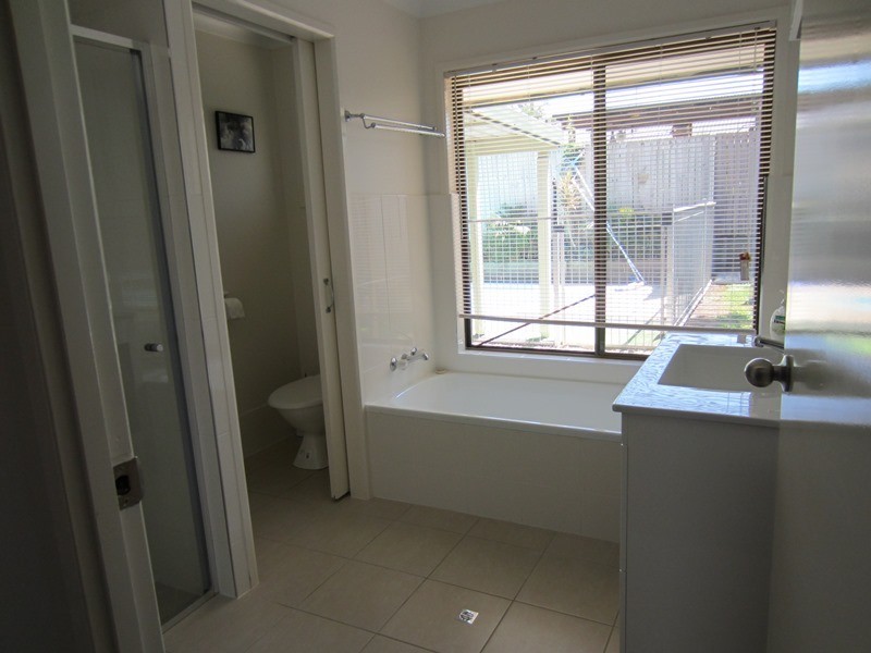 6 Farrow St, Daisy Hill QLD 4127