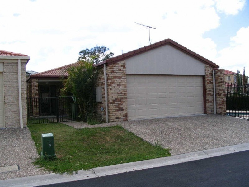 26/10 Penina Circuit, Loganholme QLD 4129