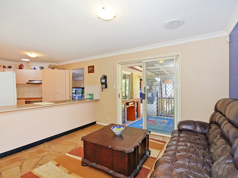 4 Holliday Drive, Edens Landing QLD 4207